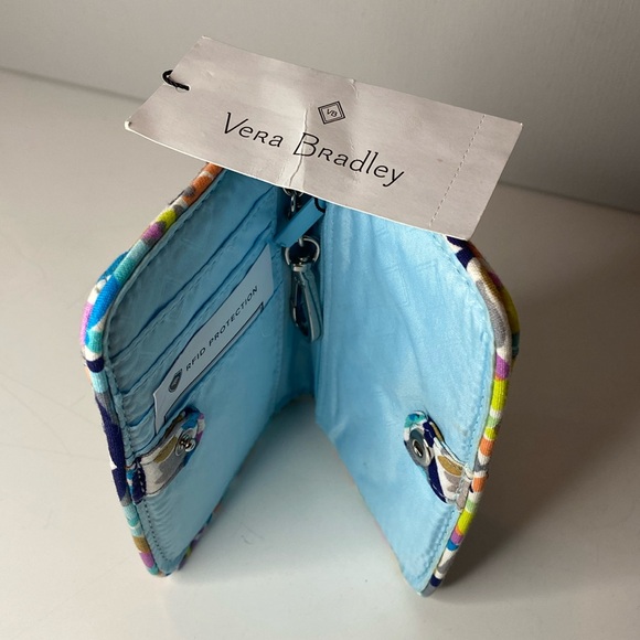 Vera Bradley RFID Small Bifold Wallet, Sunny Medallion fabric New With Tags NWT - Picture 5 of 14